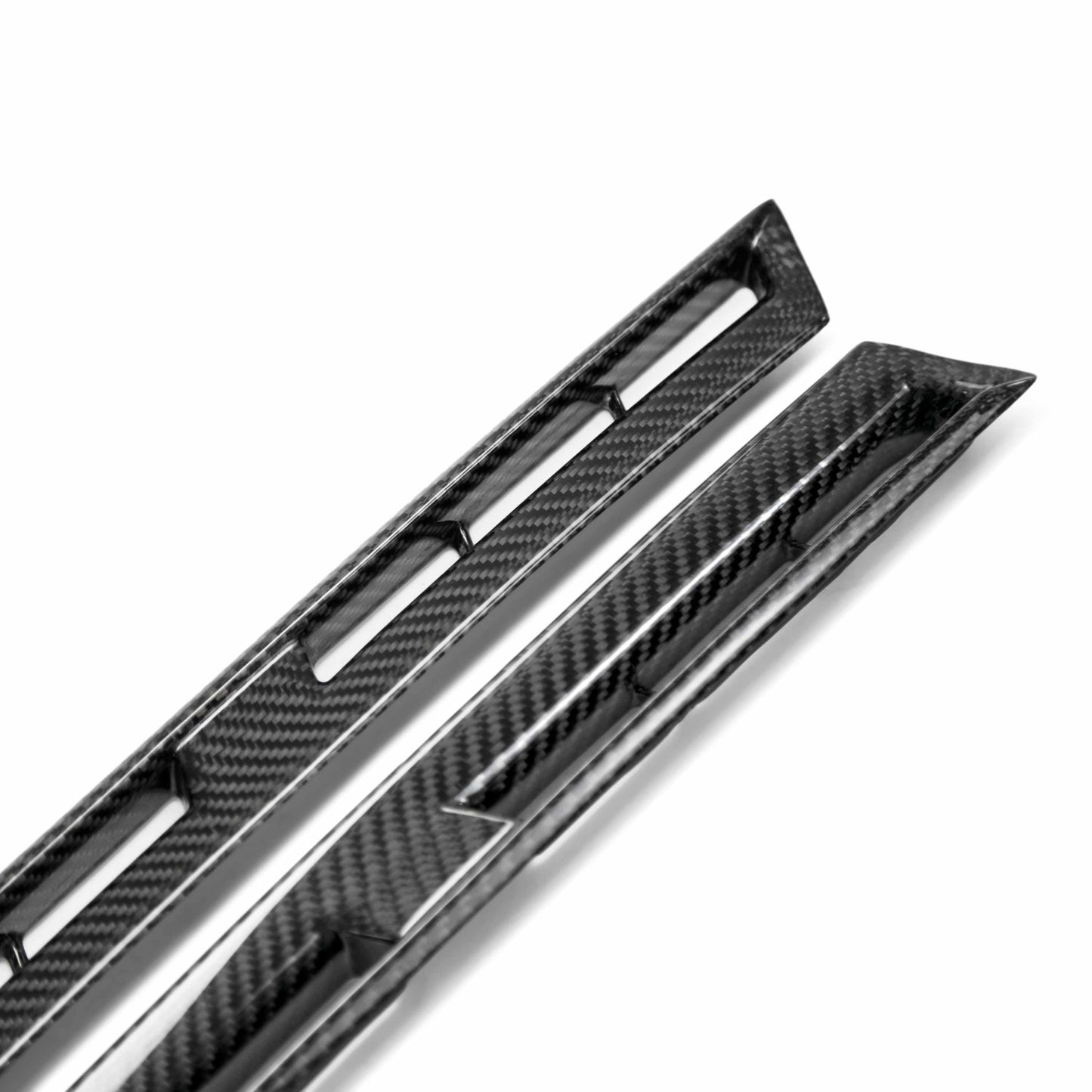 Seibon 09-10 Nissan GTR R35 Carbon Fiber Fender Ducts (Pair) FD0910NSGTR