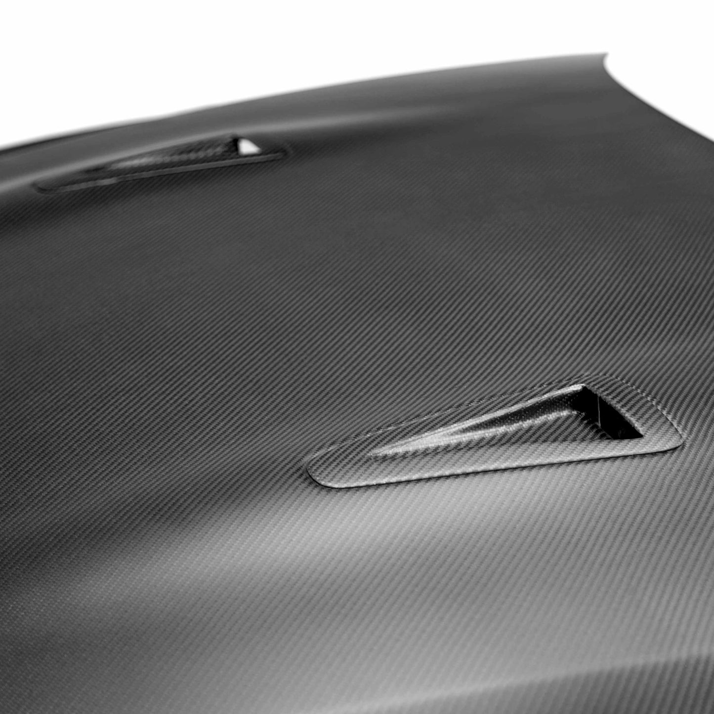 Seibon 09-10 Nissan Skyline R35 GT-R OEM-Dry Carbon Fiber Hood HD0910NSGTR-OE-DRY