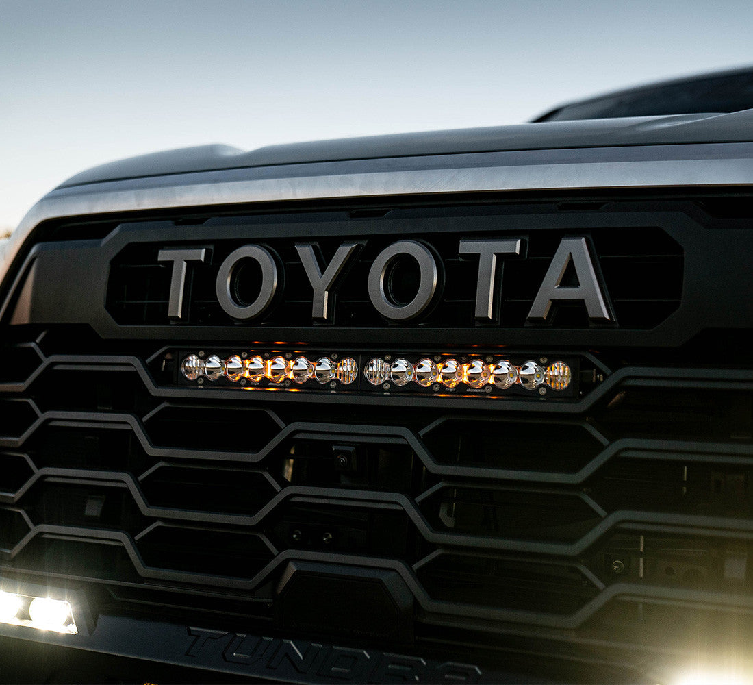 S8 20 Inch Grille Light Kit
