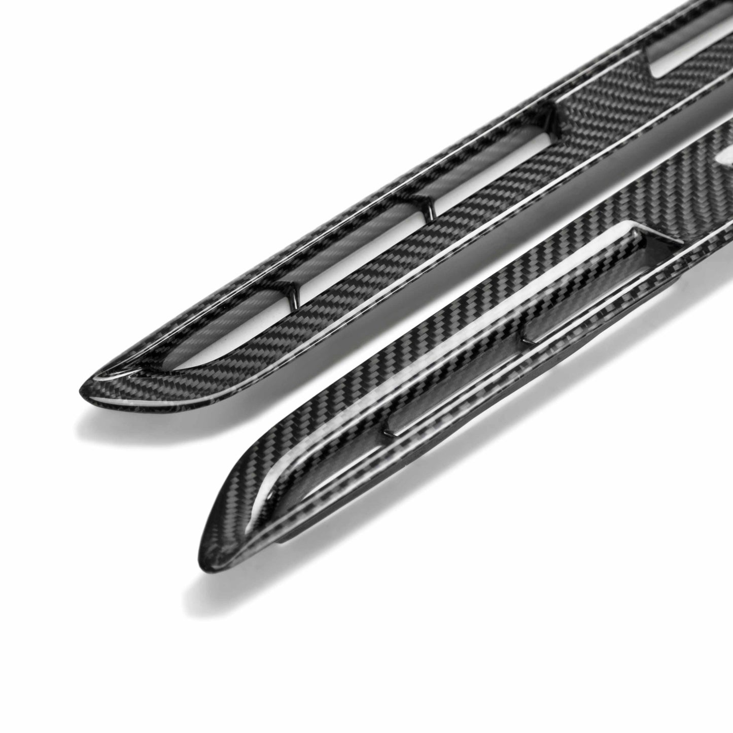 Seibon 09-10 Nissan GTR R35 Carbon Fiber Fender Ducts (Pair) FD0910NSGTR