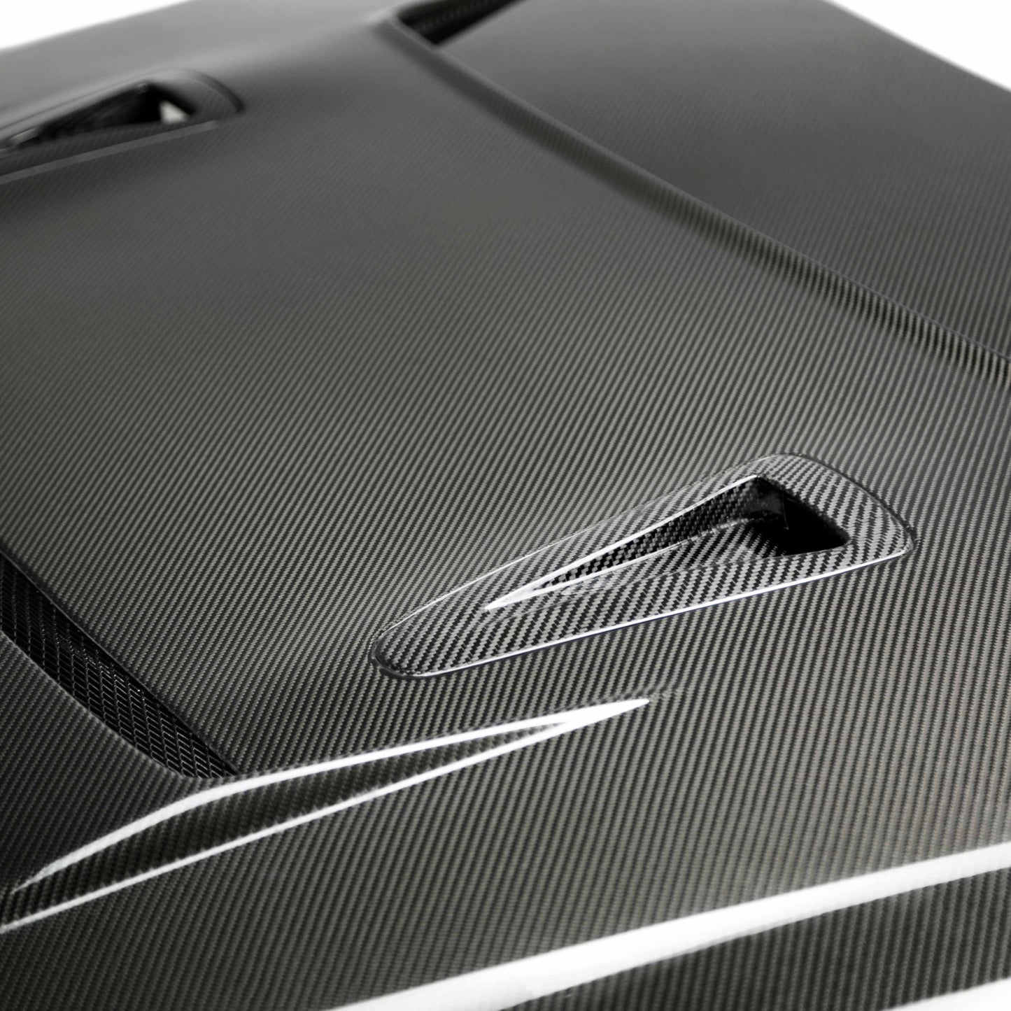 Seibon 09-12 Nissan GTR R35 DV-Style Carbon Fiber Hood HD0910NSGTR-DV