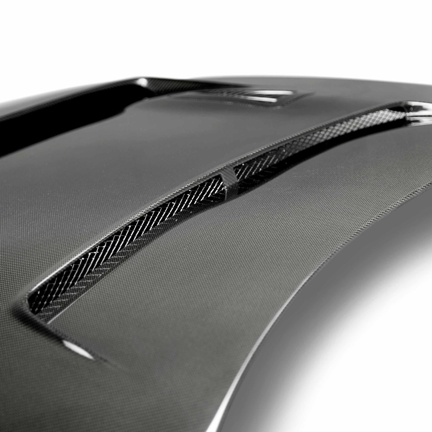 Seibon 09-12 Nissan GTR R35 DV-Style Carbon Fiber Hood HD0910NSGTR-DV