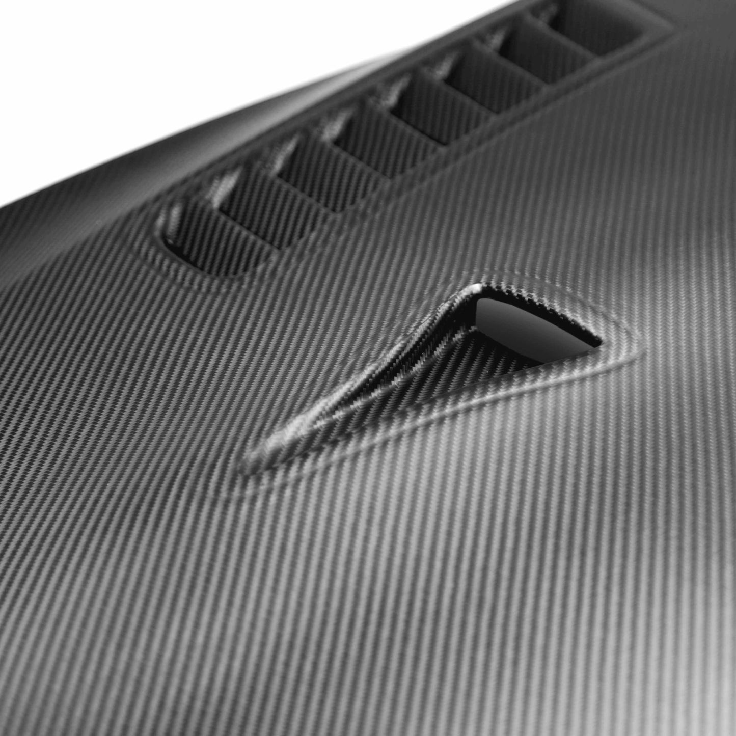 Seibon 09-15 Nissan Skyline R35 GT-R ES Style Dry Carbon Fiber Hood HD0910NSGTR-ES-DRY