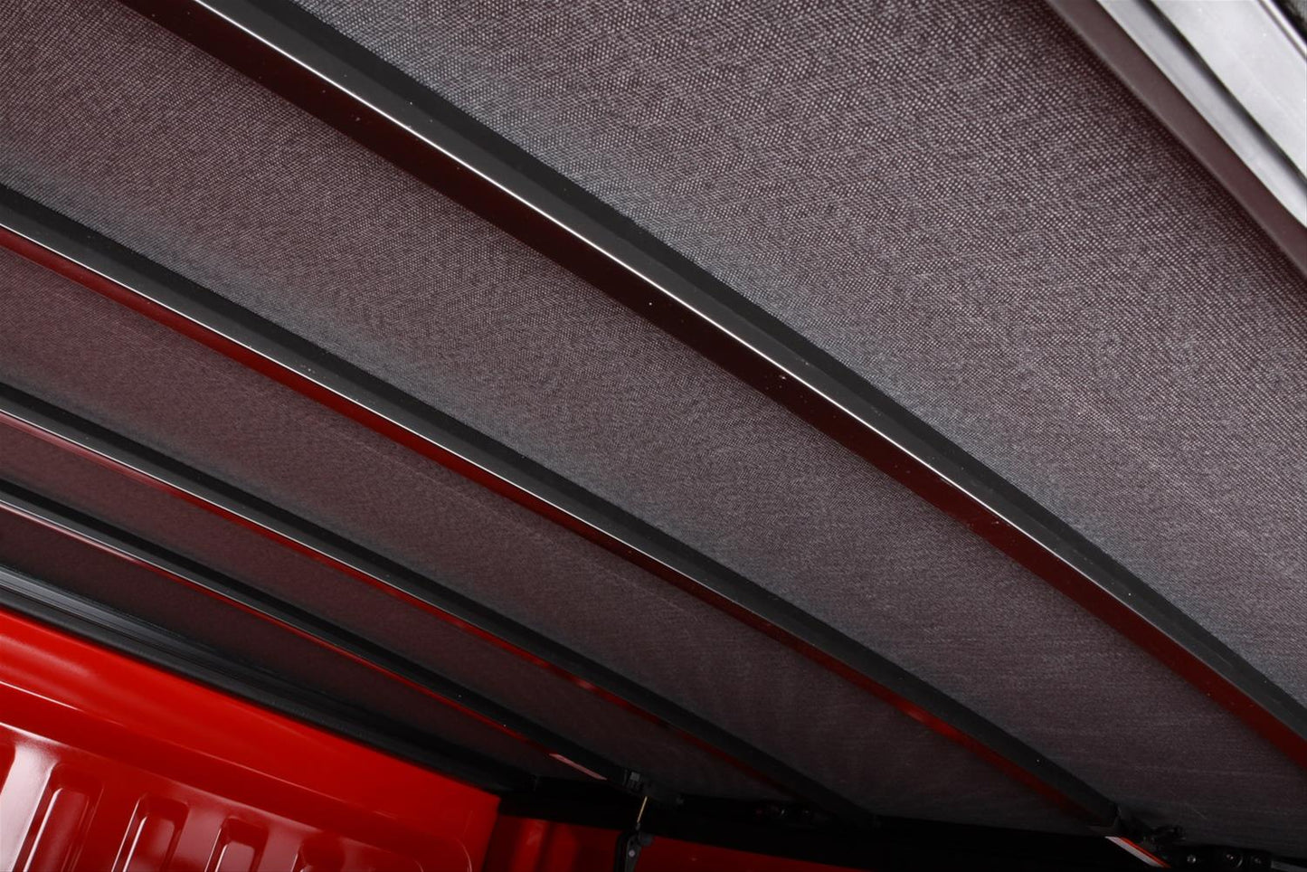 LUND Genesis Elite Tri-Fold Tonneau Covers 958120