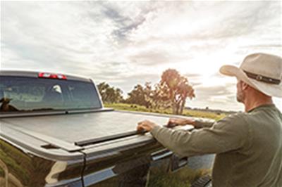 Roll-N-Lock M-Series Hybrid Retractable Tonneau Covers LG401M